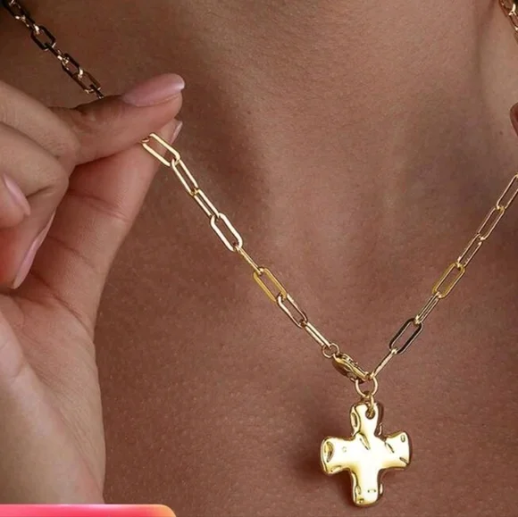 Gold Cross Pendant Necklace Elegant - Picture 2 of 4